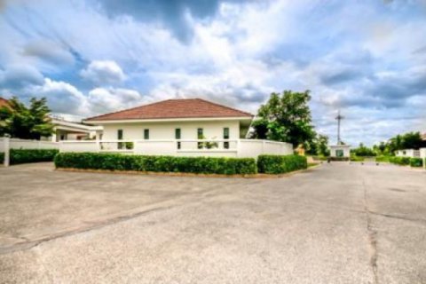 Chalet de 3 dormitorios en Hua Hin, Tailandia № 202823 - foto 5