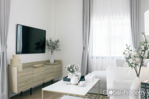 Casa de 4 dormitorios en Pattaya, Tailandia № 54035 - foto 19