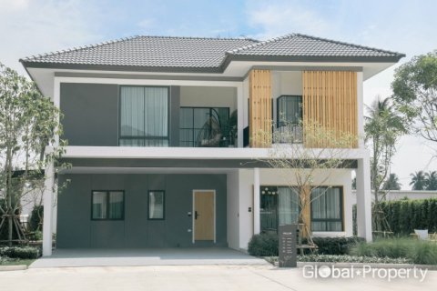 Haus in Pattaya, Thailand 4 Schlafzimmer № 54035