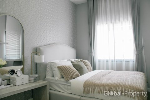 Casa de 4 dormitorios en Pattaya, Tailandia № 54035 - foto 10
