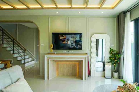Casa de 3 dormitorios en Thonburi, Bangkok, Tailandia № 184057 - foto 11