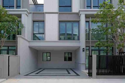 Casa de 3 dormitorios en Bangkok, Tailandia № 184055 - foto 14