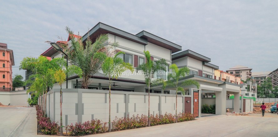 Casa de 4 dormitorios en Pattaya, Tailandia № 69249