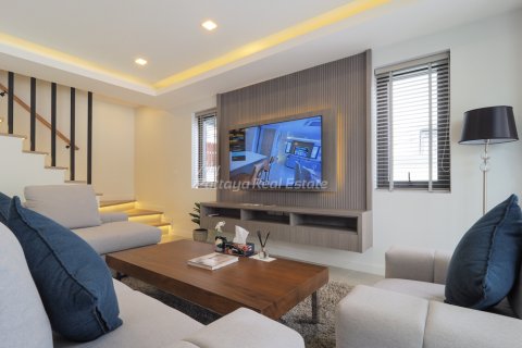 Casa de 4 dormitorios en Pattaya, Tailandia № 69249 - foto 12