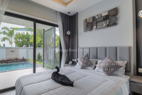 Casa de 4 dormitorios en Pattaya, Tailandia № 69249 - foto 14