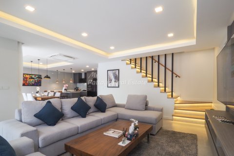 Casa de 4 dormitorios en Pattaya, Tailandia № 69249 - foto 13