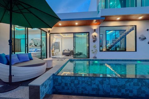 Villa in Surat Thani, Thailand 4 bedrooms № 119599