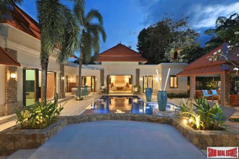 Chalet de 5 dormitorios en Bang Tao, Tailandia № 203010 - foto 3