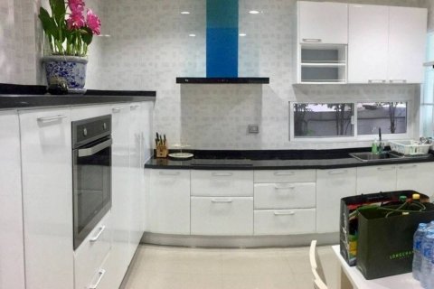Casa de 4 dormitorios en Khan Na Yao, Bangkok, Tailandia № 142253 - foto 15