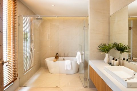 Chalet de 4 dormitorios en Bang Tao, Tailandia № 233890 - foto 25