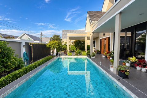 Casa de 3 dormitorios en Pattaya, Tailandia № 233893 - foto 3