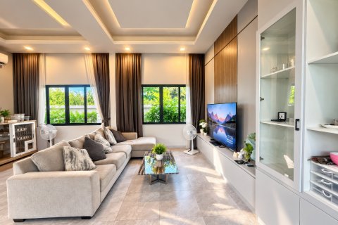 Casa de 3 dormitorios en Pattaya, Tailandia № 233893 - foto 11