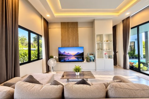 Casa de 3 dormitorios en Pattaya, Tailandia № 233893 - foto 12
