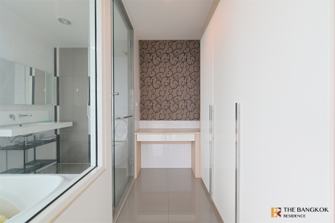 Condo in Bangkok, Thailand, 2 bedrooms № 233175 - photo 9
