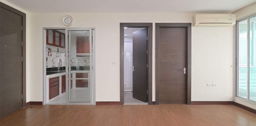 Condo in Bangkok, Thailand, 2 bedrooms № 233175