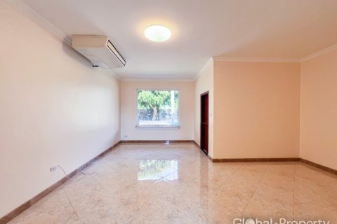 Casa de 5 dormitorios en Pattaya, Tailandia № 202078 - foto 29