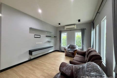 Casa de 4 dormitorios en Pattaya, Tailandia № 202079 - foto 9
