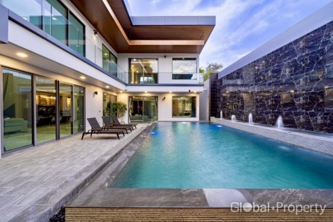 Haus in Pattaya, Thailand 6 Schlafzimmer № 202077