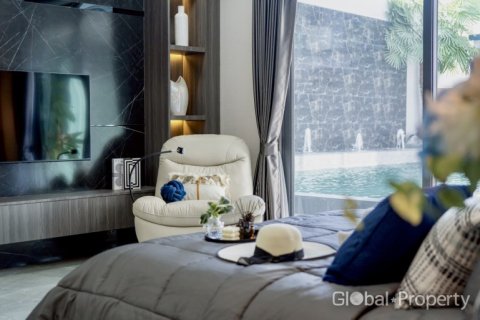 Casa de 6 dormitorios en Pattaya, Tailandia № 202077 - foto 14
