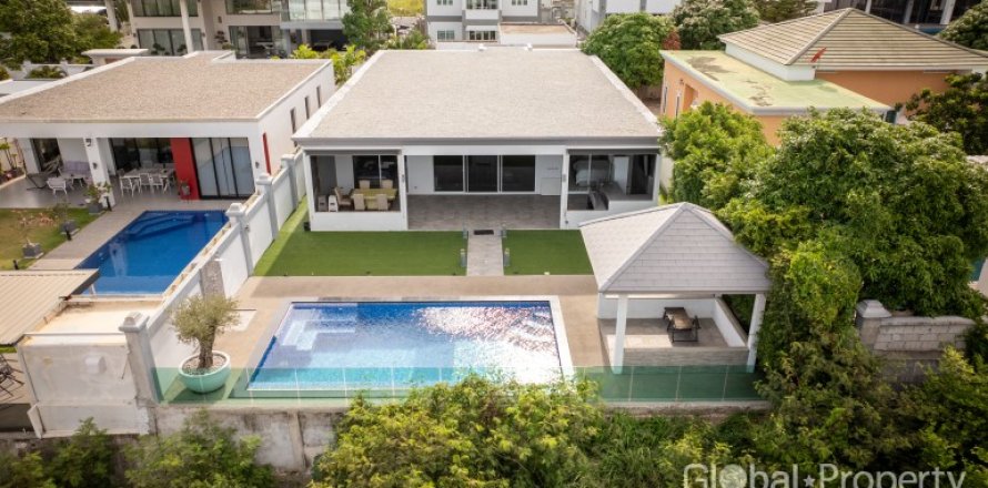 Casa de 4 dormitorios en Pattaya, Tailandia № 202076
