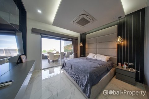 Casa de 4 dormitorios en Pattaya, Tailandia № 202076 - foto 30