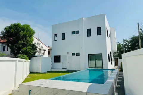 Chalet de 4 dormitorios en Chiang Mai, Tailandia № 158427 - foto 2