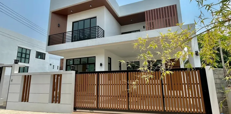 Chalet de 4 dormitorios en Chiang Mai, Tailandia № 158427