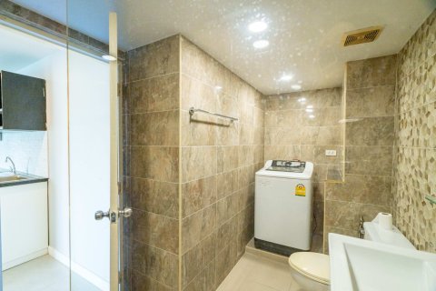 Estudio en el condominio en Watthana, Bangkok, Tailandia № 170705 - foto 9