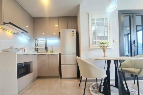 Studio in the Condo in Huai Khwang, Bangkok, Thailand  № 173738 - photo 4
