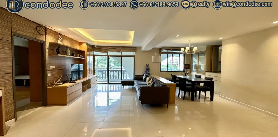 Condo in Watthana, Bangkok, Thailand, 2 bedrooms № 200998