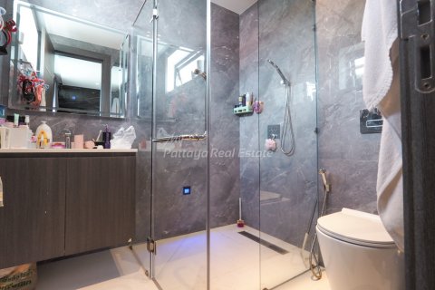 Casa de 4 dormitorios en Bang Lamung, Tailandia № 113527 - foto 11