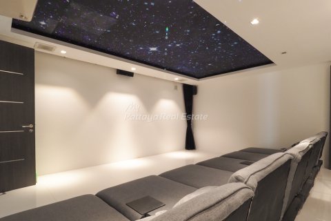 Casa de 4 dormitorios en Bang Lamung, Tailandia № 113527 - foto 12