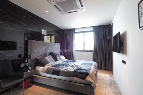 Casa de 4 dormitorios en Bang Lamung, Tailandia № 113527 - foto 29
