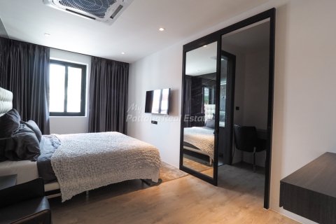 Casa de 4 dormitorios en Bang Lamung, Tailandia № 113527 - foto 26