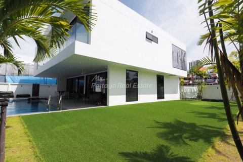 Casa de 4 dormitorios en Bang Lamung, Tailandia № 113527 - foto 20