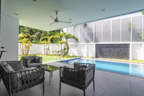 Casa de 4 dormitorios en Bang Lamung, Tailandia № 113527 - foto 18
