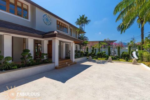 Chalet de 7 dormitorios en Kathu, Tailandia № 205753 - foto 16
