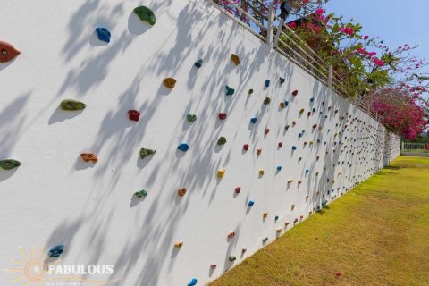 Chalet de 7 dormitorios en Kathu, Tailandia № 205753 - foto 4