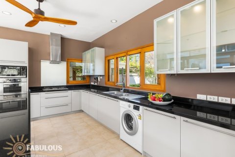 Chalet de 7 dormitorios en Kathu, Tailandia № 205753 - foto 9