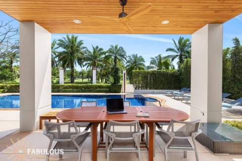 Chalet de 7 dormitorios en Kathu, Tailandia № 205753 - foto 11