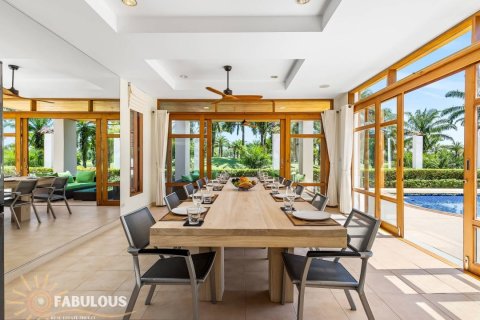 Chalet de 7 dormitorios en Kathu, Tailandia № 205753 - foto 7