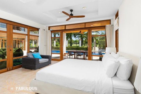 Chalet de 7 dormitorios en Kathu, Tailandia № 205753 - foto 15
