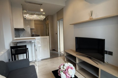 Condo in Bangkok, Thailand, 1 bedroom  № 176656 - photo 2
