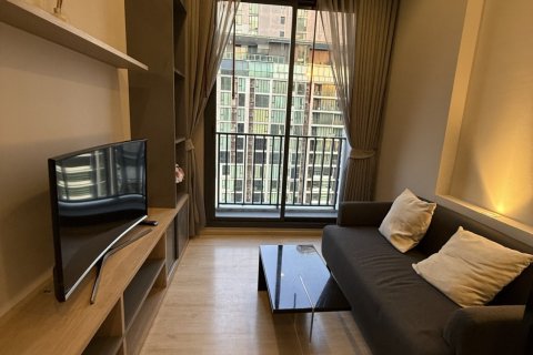Condo in Bangkok, Thailand, 1 bedroom  № 176656 - photo 3
