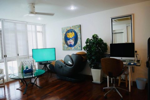Condominio de 3 dormitorios en Bangkok, Tailandia № 181027 - foto 17