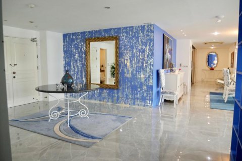 Condominio de 3 dormitorios en Bangkok, Tailandia № 181027 - foto 16