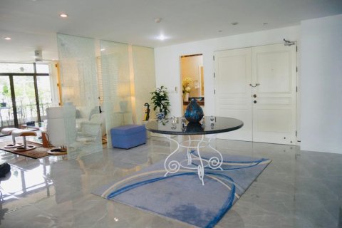 Condominio de 3 dormitorios en Bangkok, Tailandia № 181027 - foto 20