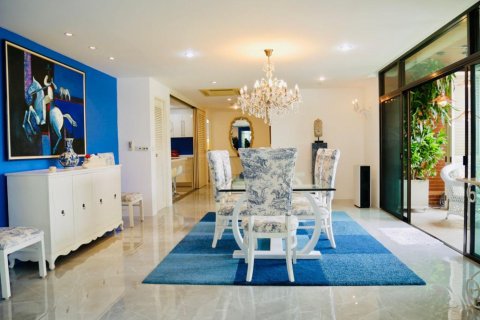Condominio de 3 dormitorios en Bangkok, Tailandia № 181027 - foto 5