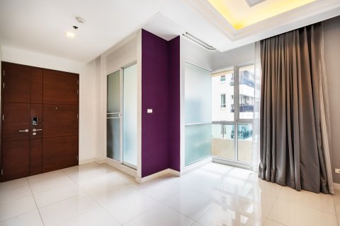 Condominio de 4 dormitorios en Bangkok, Tailandia № 181025 - foto 25