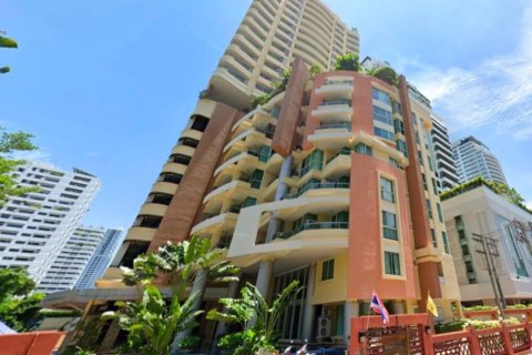 Condominio de 4 dormitorios en Bangkok, Tailandia № 181025 - foto 26